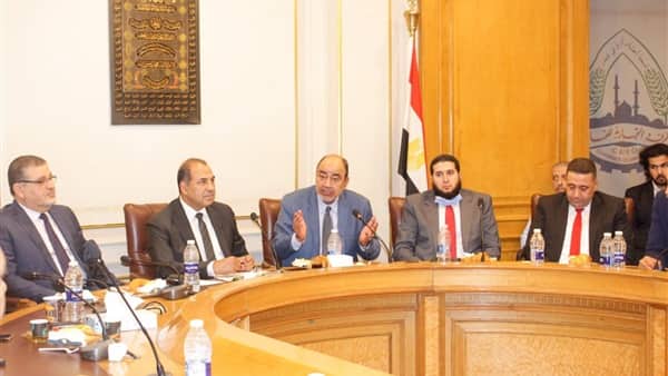 3 مذكرات عاجلة للحكومة لاستثناء “الجوانتى الطبى” من الاعتمادات المستندية