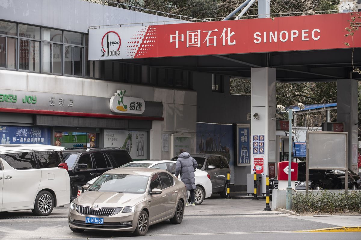 "سينوبك" الصينية تحقق أرباحا قياسية مع صعود النفط