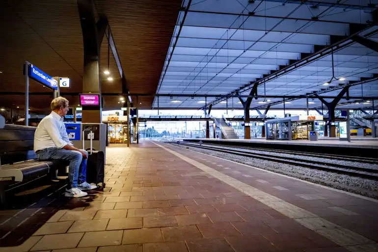 تعطّل حركة القطارات في "أمستردام" بسبب الإضرابات العمالية