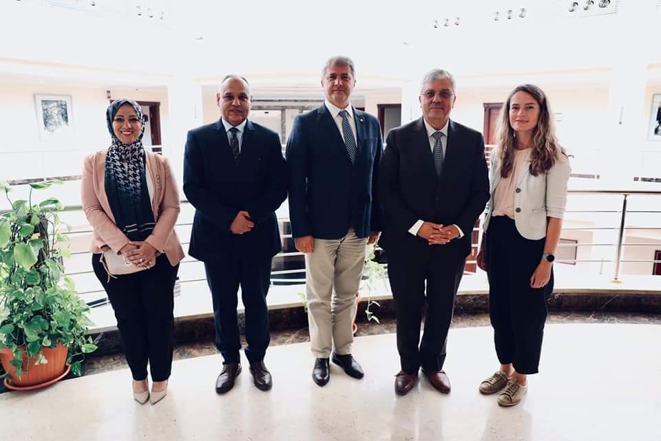 وزير التعليم العالي يبحث التعاون مع المعهد المُتحد للعلوم النووية بروسيا