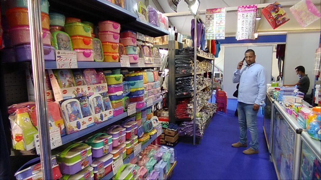 المصانع غير المرخصة تسيطر على سوق "الزمزميات واللانش بوكس"