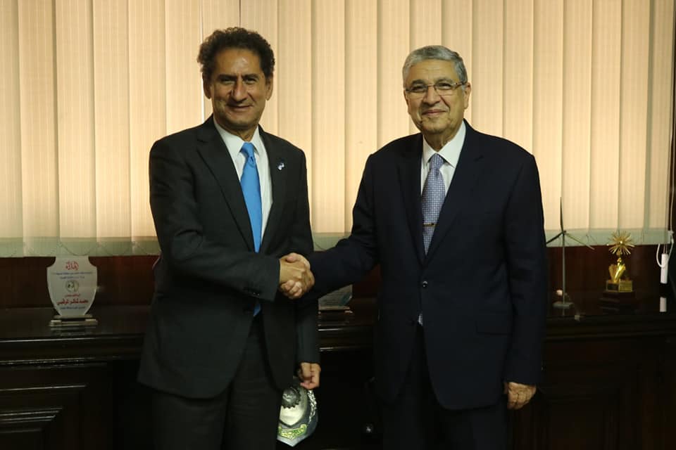 "الكهرباء" تبحث مع "الدولية للطاقة المتجددة" الاستعدادات الجارية لمؤتمر المناخ