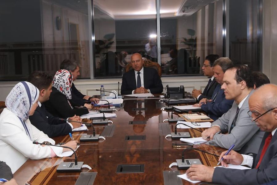 وزير النقل يتابع مع “الأوروبي للاستثمار” المشروعات المشتركة الجاري تنفيذها