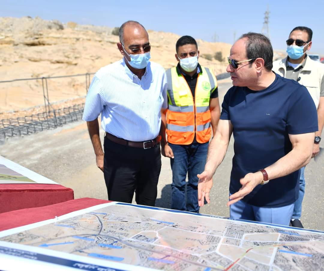 الرئيس السيسي يتفقد تطوير عدد من الطرق والمحاور بالقاهرة الكبرى