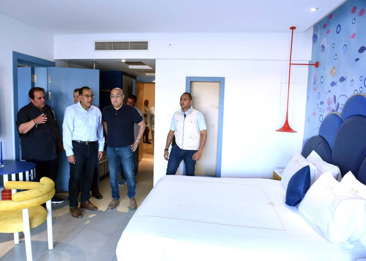 رئيس الوزراء يتفقد استعدادات الفنادق بشرم الشيخ لاستضافة ضيوف مؤتمر المناخ “كوب 27”