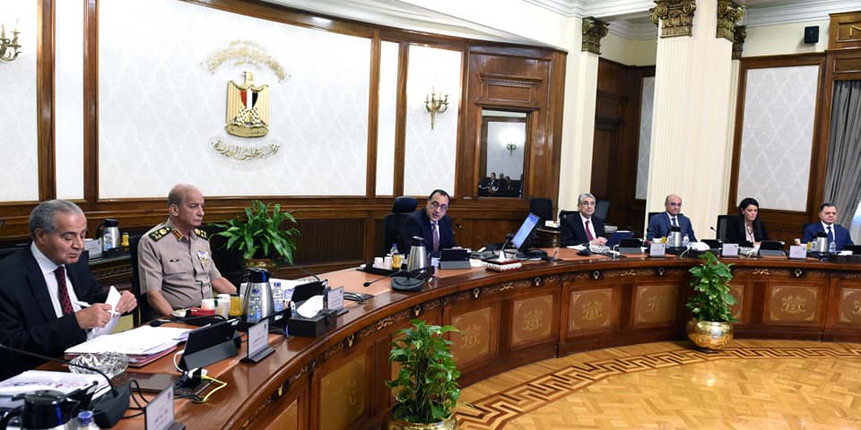 رئيس الوزراء: البدء فى الإعداد للمؤتمر الاقتصادى طبقاً لتوجيه الرئيس
