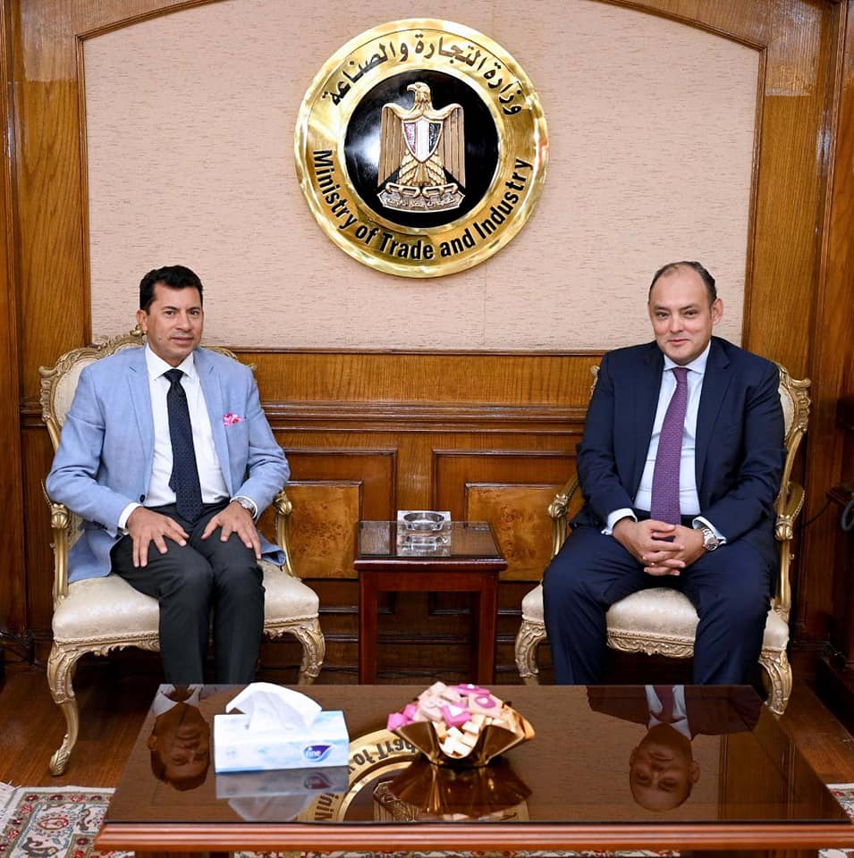 الحكومة تدرس إتاحة وحدات بالمجمعات الصناعية الجديدة أمام الشباب بتيسيرات مشجعة