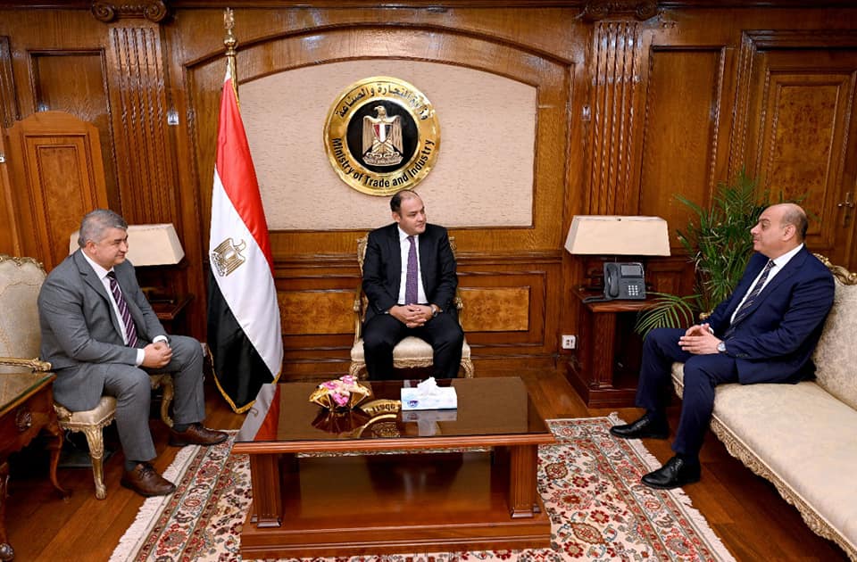 سمير: تفعيل دور "التنمية الصناعية" للمساهمة فى خلق المناخ الجاذب للاستثمار الصناعى