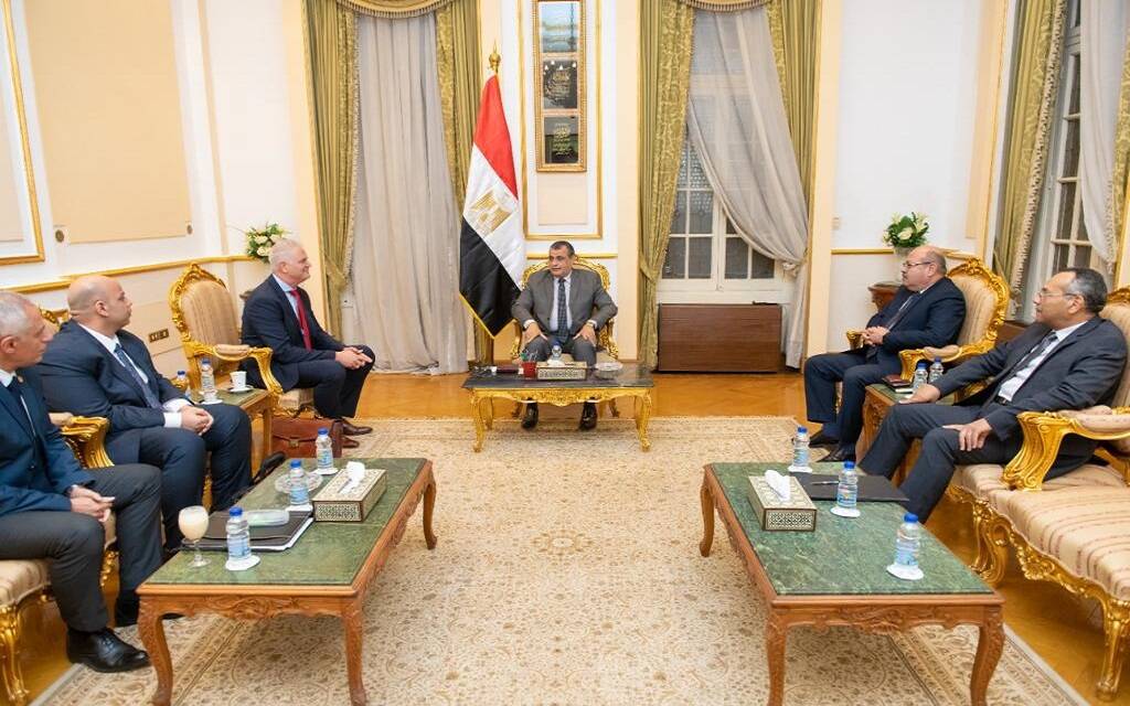 “الإنتاج الحربي” تبحث مع “جرين تك” مشروع تدوير المخلفات والطاقة النظيفة