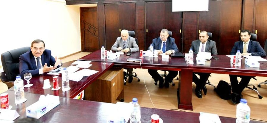 وزير البترول يبحث الدراسة التقييمية لإنشاء مركز خدمات التعدين والذهب فى الصحراء الشرقية