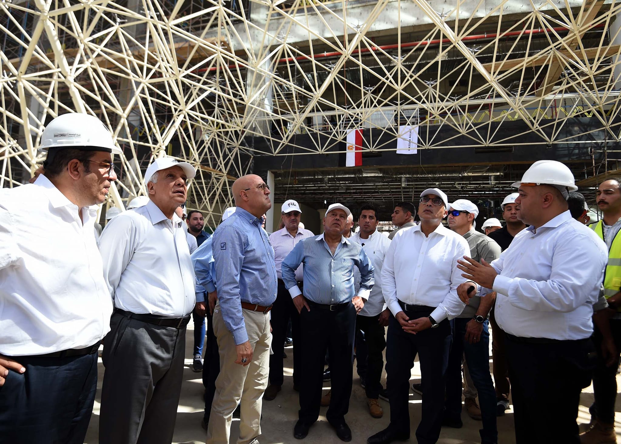 رئيس الوزراء يشدد على أهمية توفير نظام متكامل لصيانة محطة قطارات بشتيل