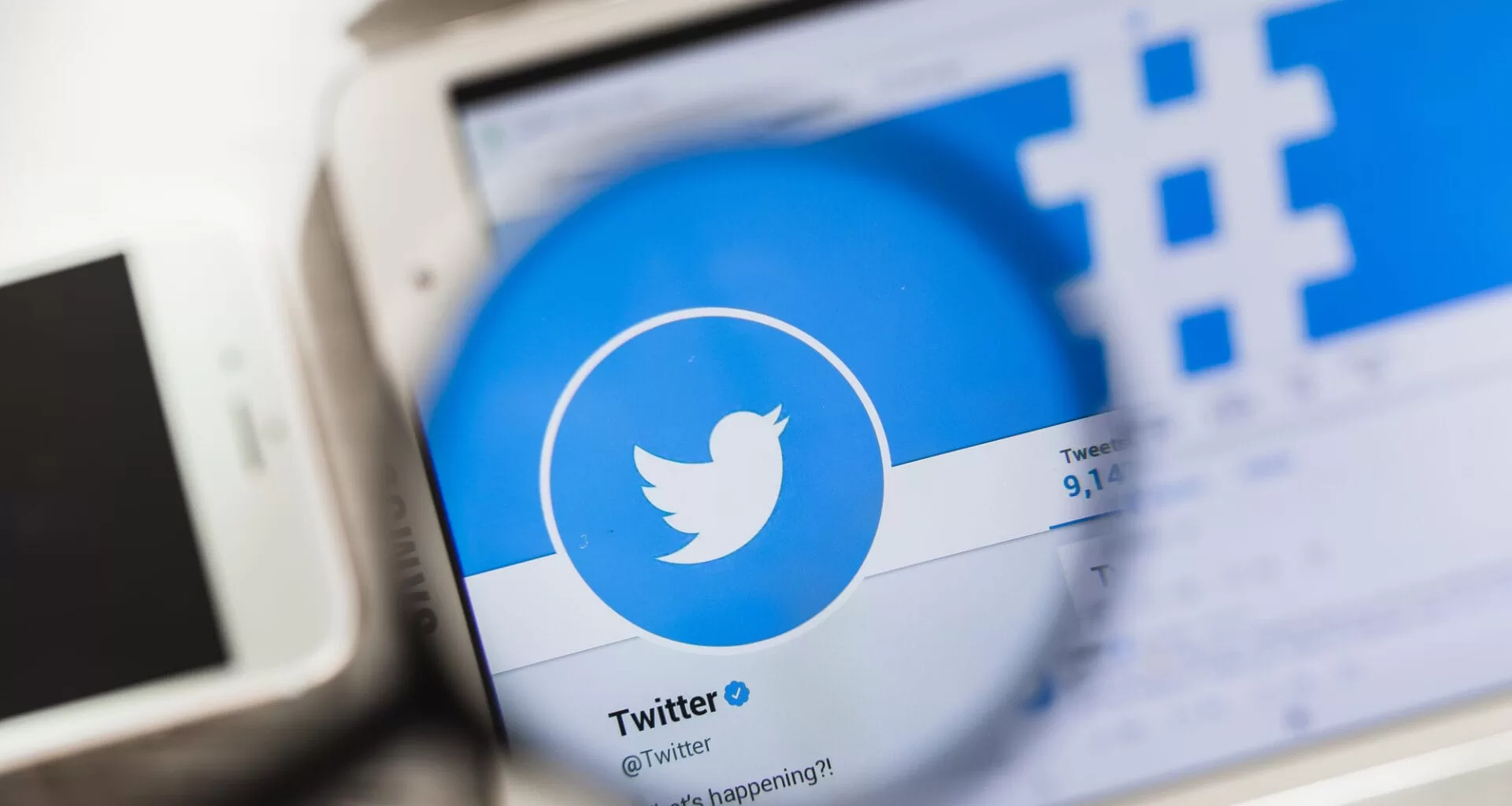 “تويتر” توقف ميزة التغريدات المشتركة “CoTweets”