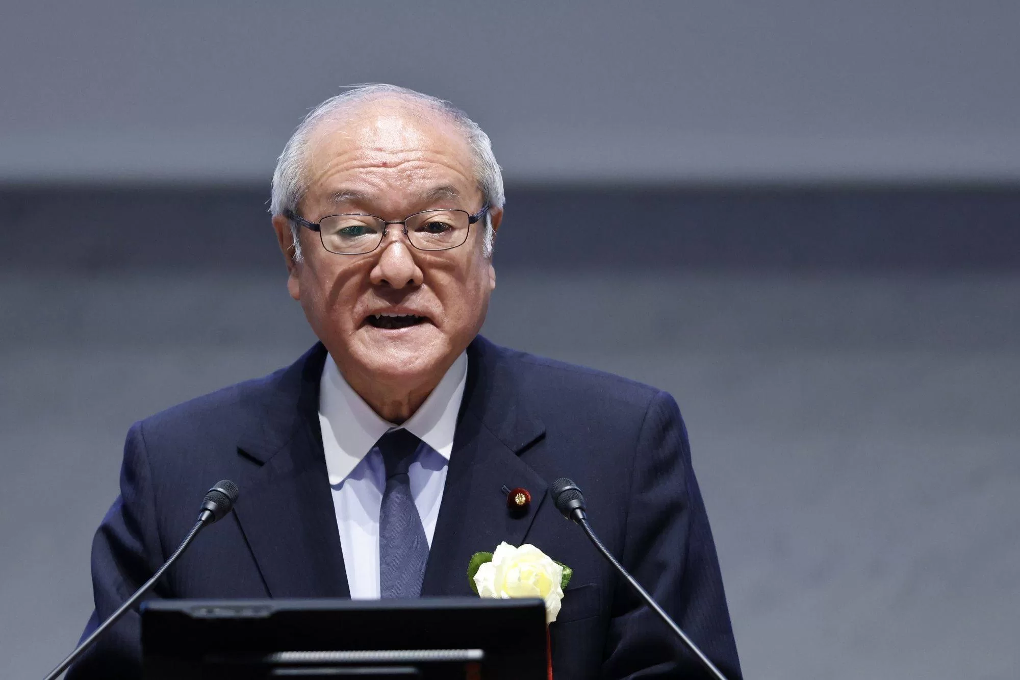 وزير المالية الياباني يدعو البرلمان لإقرار ميزانية 2023 بقيمة 885.3 مليار دولار