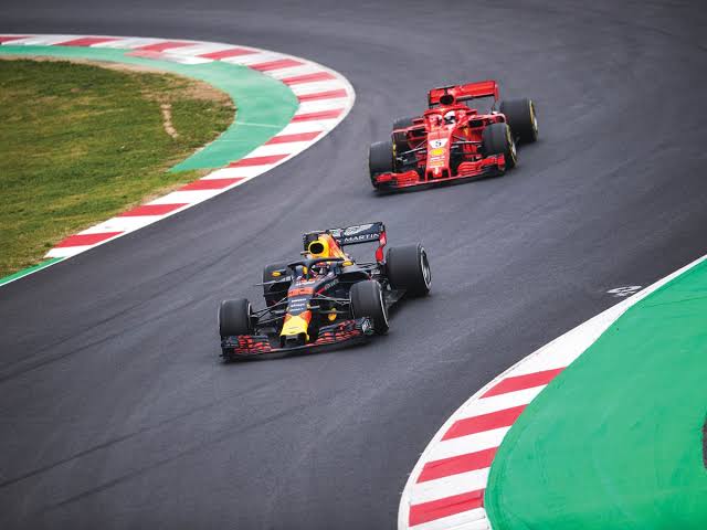 إدارة فورمولا 1: لا تحوّل إطلاقاً إلى السيارات الكهربائية