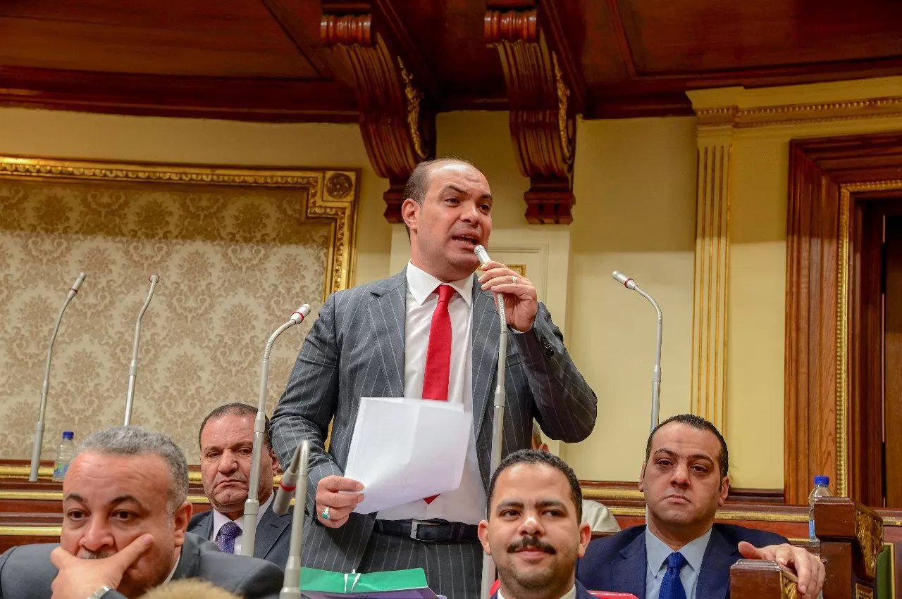 “قريطم” يتقدم بمشروع قانون الصناعة الموحد إلى اللجان الفرعية بمجلس النواب