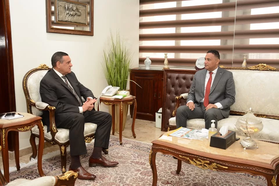 وزير التنمية المحلية يتابع تنفيذ المشروعات وتوفير السلع الغذائية في محافظة الدقهلية