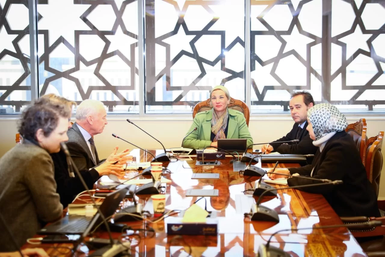 "البيئة" تبحث مع "البنك الدولي" تمويل سياسات التنمية في ملف المناخ بمصر