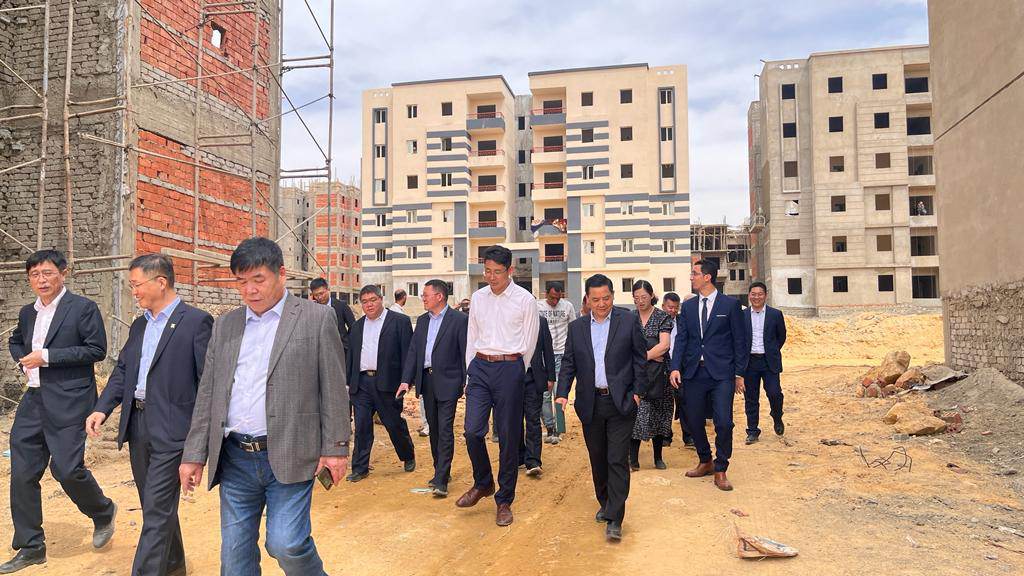 وفد صينى يبحث فرص الاستثمار فى مدينة السويس الجديدة