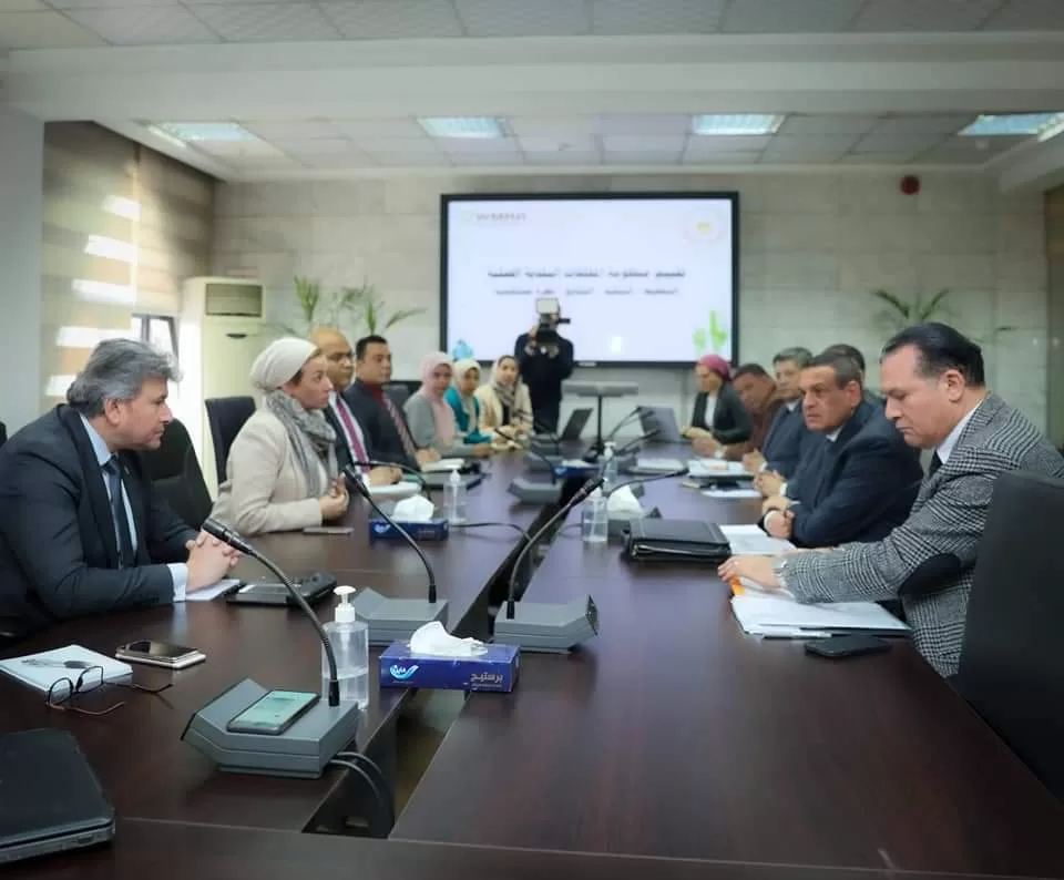وزيرا البيئة والتنمية المحلية يستعرضان الموقف التنفيذي لمنظومة إدارة المخلفات