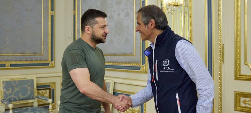 مدير الوكالة الذرية يلتقي مع الرئيس الأوكراني في زابوريجيا