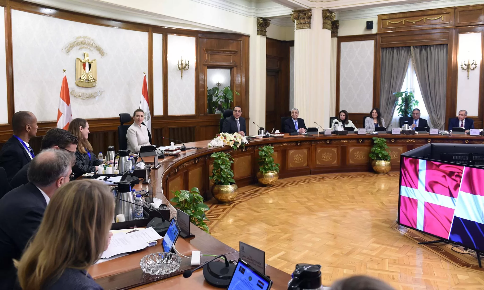 رئيس الوزراء: تعزيز التعاون مع الدنمارك بمشروعات الطاقة المتجددة والهيدروجين الأخضر