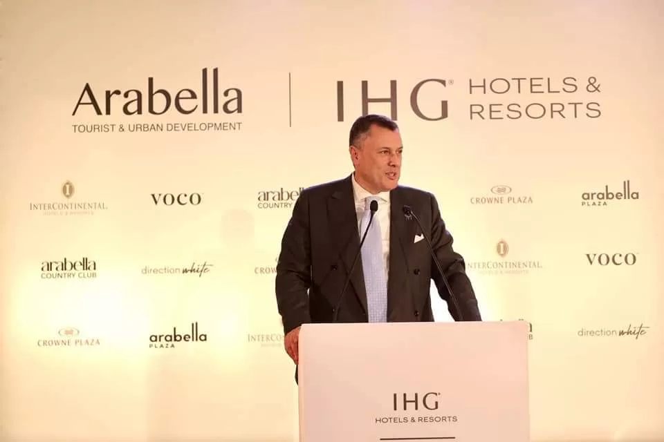 وزير السياحة يشهد توقيع عقود إدارة وتشغيل لثلاث فنادق جديدة بالساحل الشمالي والقاهرة الجديدة