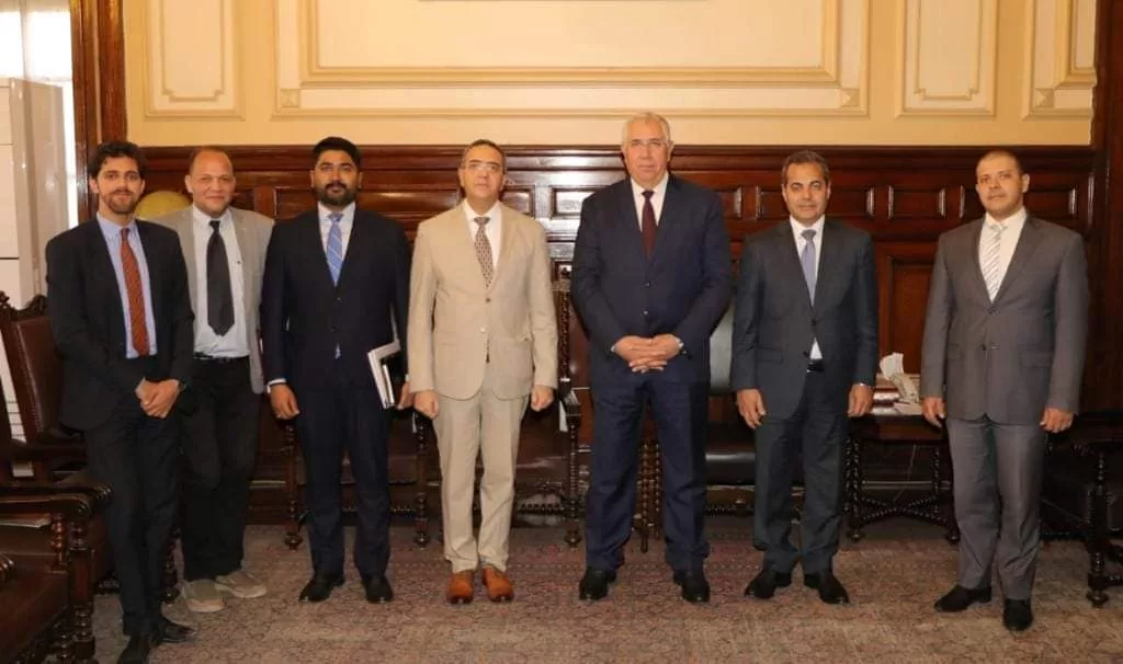 وزير الزراعة يبحث مع السفير الهندي التعاون بين البلدين