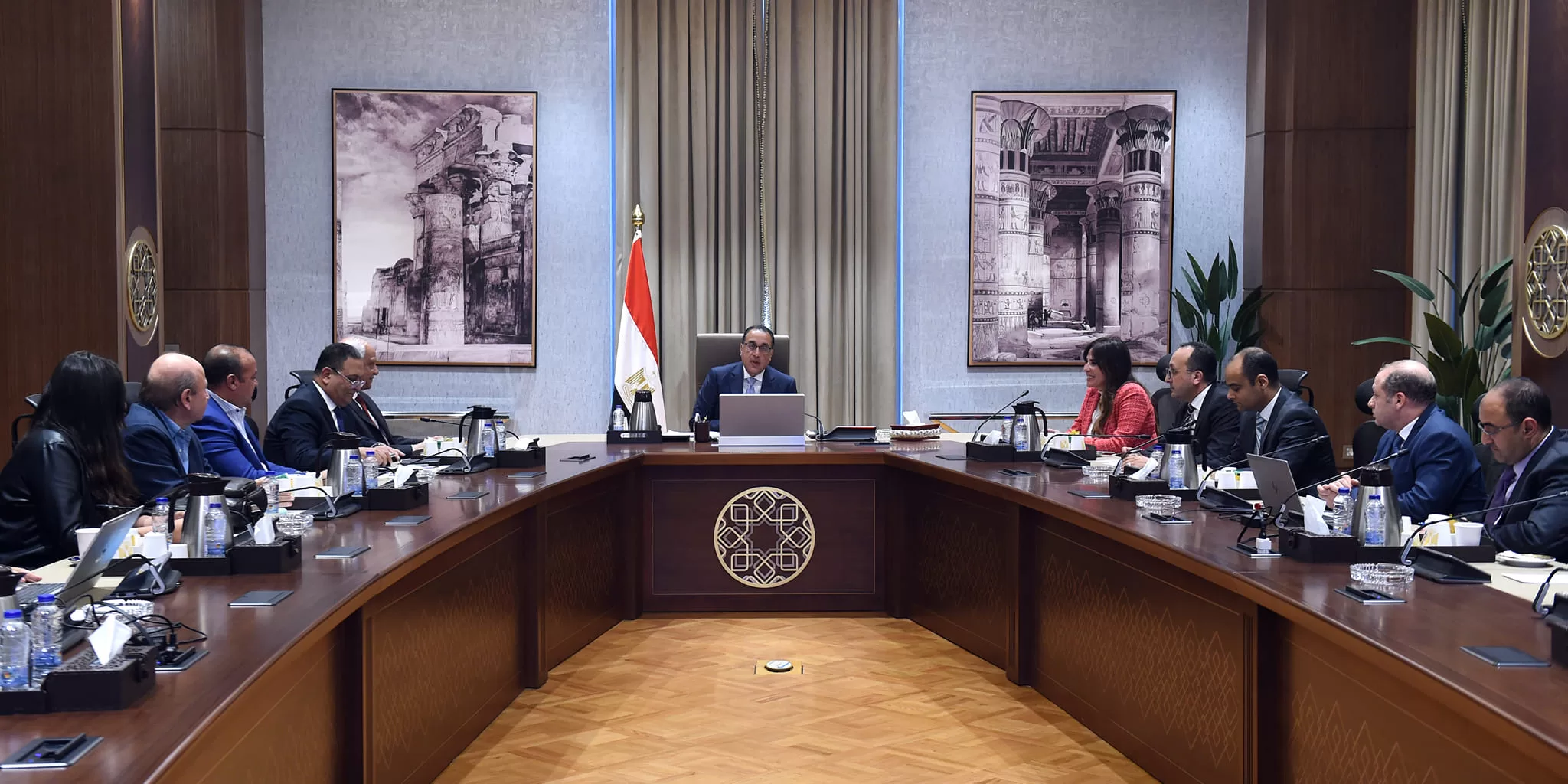 رئيس الوزراء يتابع مخططات تطوير المنطقة المحيطة بالمتحف المصرى الكبير