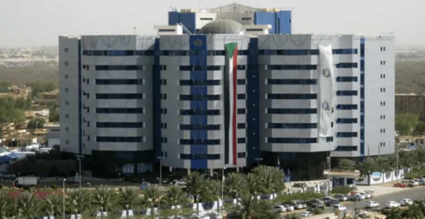 البنك المركزى السودانى: أموال المودعين بالجهاز المصرفى “آمنة”