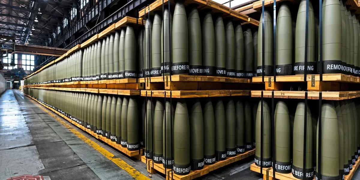 الإنفاق العسكري ؛ التسليح العسكري ؛ السلاح