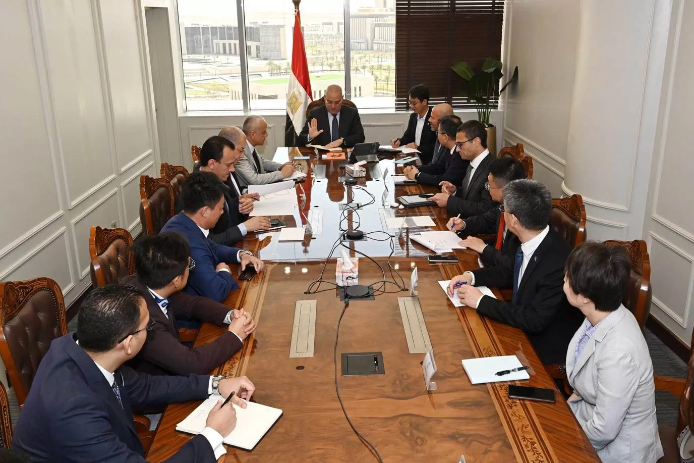 “الإسكان” تبحث التعاون مع شركة “سينوشور” الصينية لتأمين الصادرات والائتمان