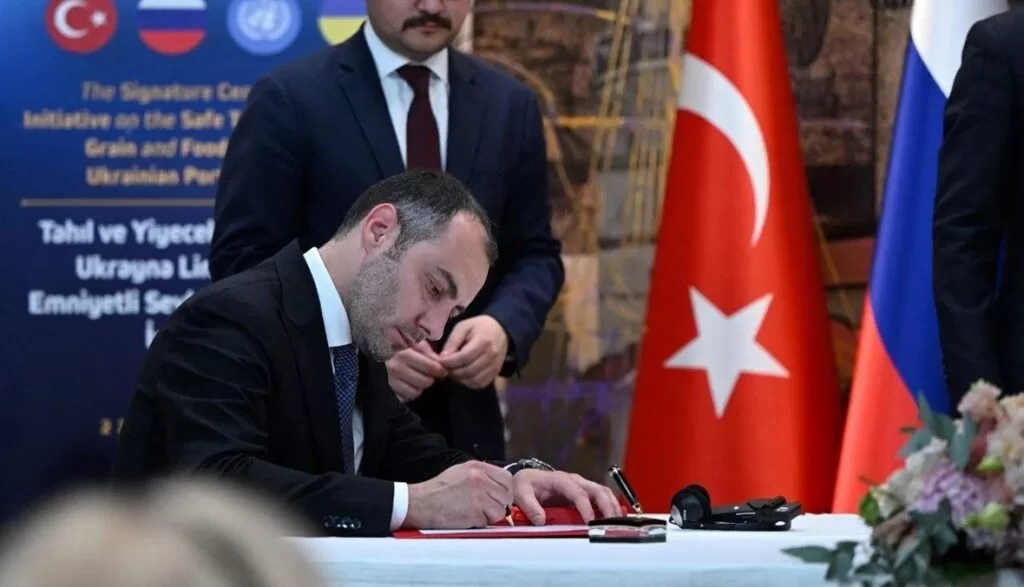 وزارة الدفاع التركية: وزير البنية التحتية الأوكراني سيزور تركيا لبحث اتفاق الحبوب