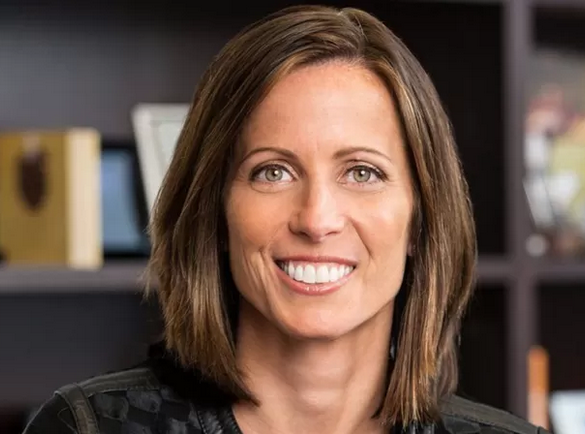 أدينا فريدمان تكتب: الذكاء الاصطناعى بإمكانه مكافحة الجرائم المالية