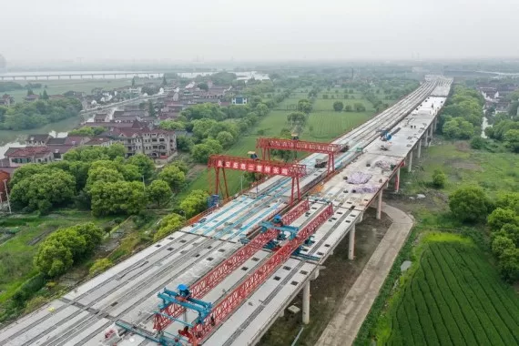 استثمارات الصين في الطرق والممرات المائية ترتفع 15% بالربع الأول