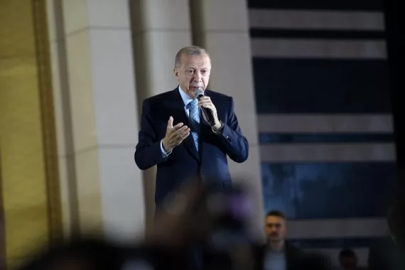 أردوغان يدعو إلى "الوحدة والتضامن" بعد فوزه بولاية جديدة لرئاسة تركيا