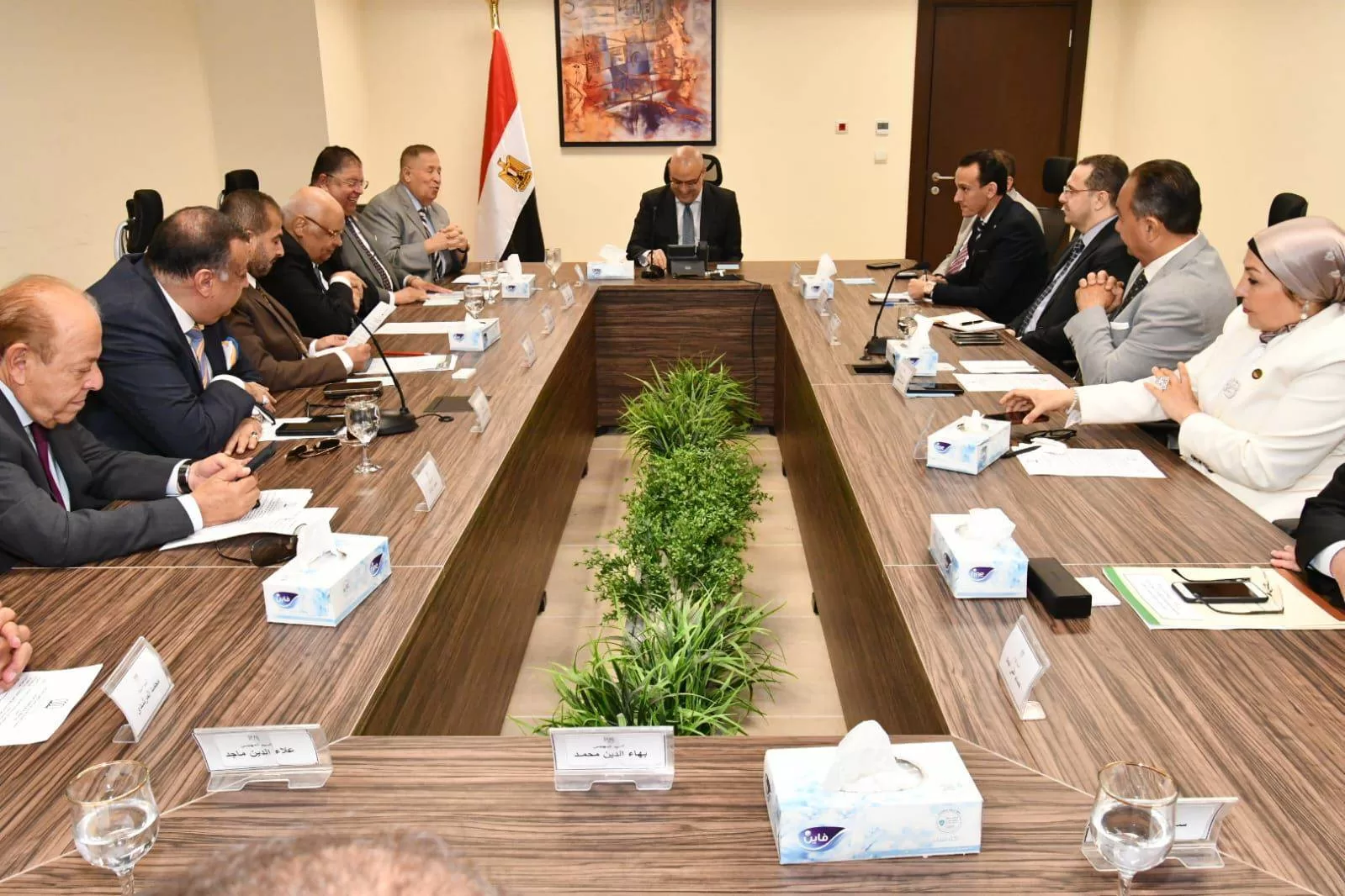 وزير الإسكان يبحث مع اتحاد المستثمرين تعزيز المشروعات الاستثمارية بالمدن الجديدة