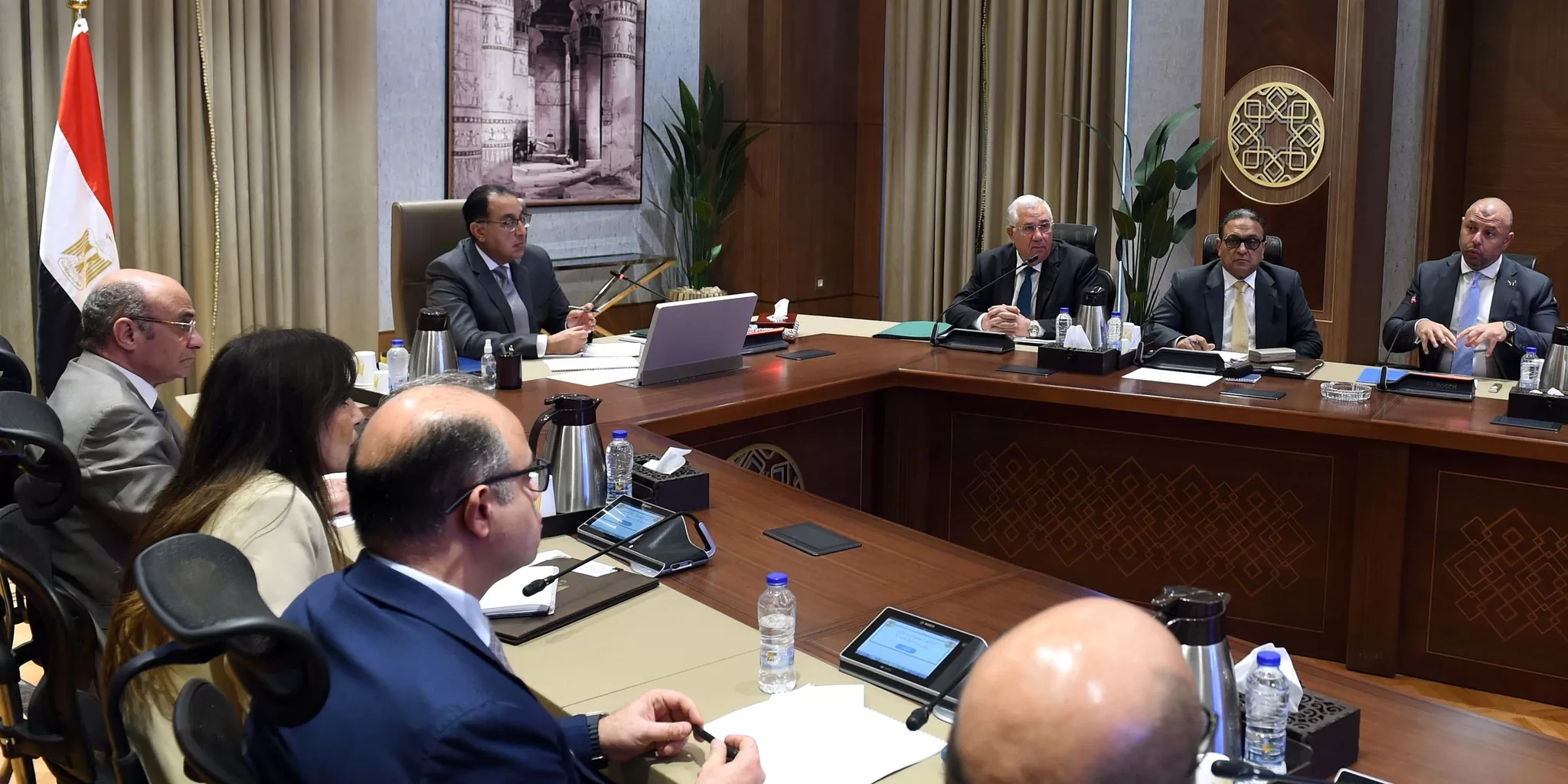 الحكومة تناقش مقترحات تحفيز نشاط البورصة المصرية للسلع