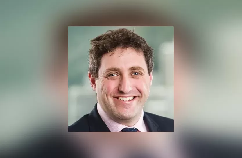 ليو لويس ؛ فاينانشيال تايمز