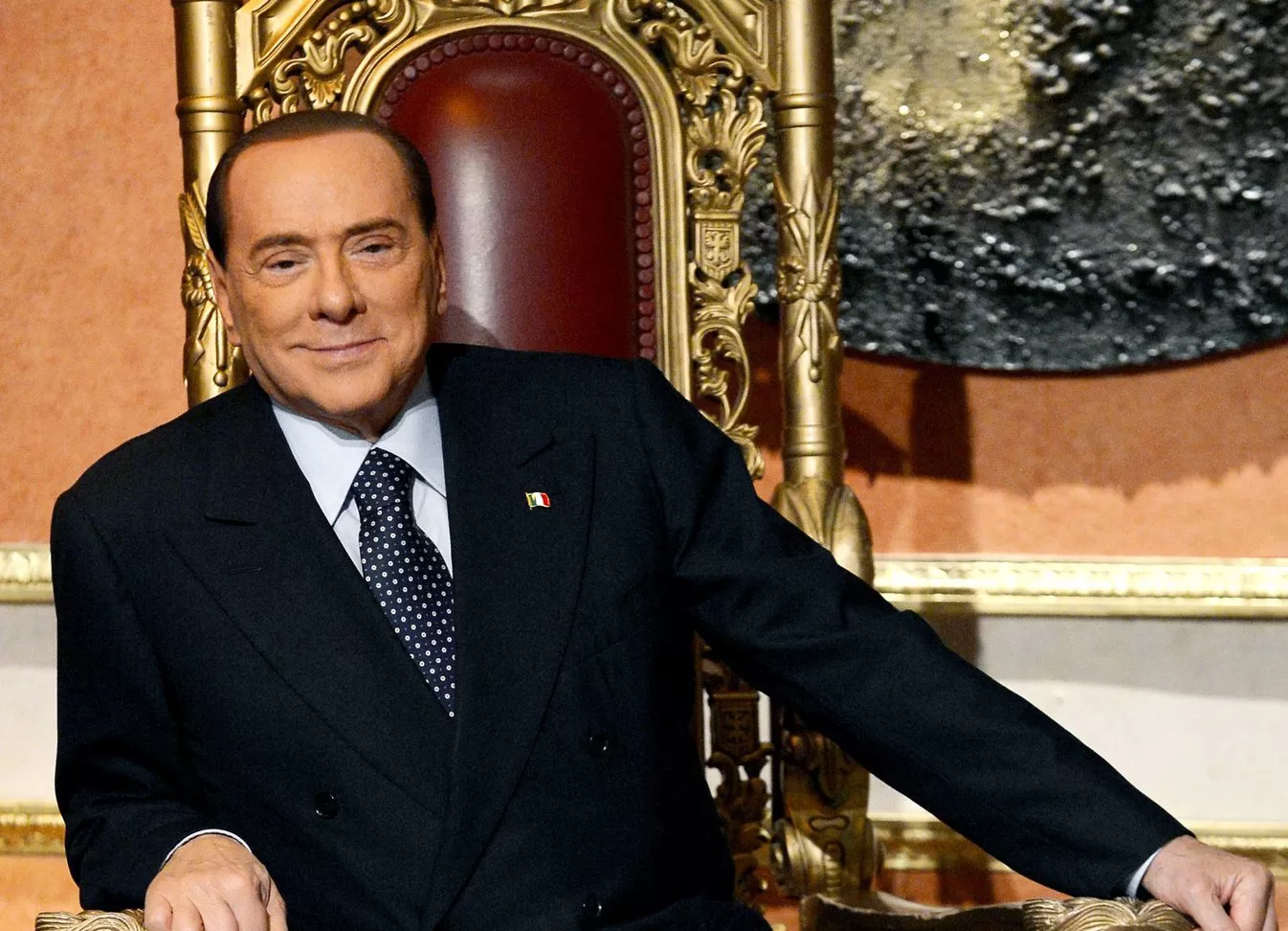 امتلك الرياضة والإعلام والسلطة.. وفاة رئيس الوزراء الإيطالي الأسبق سيلفيو برلسكوني