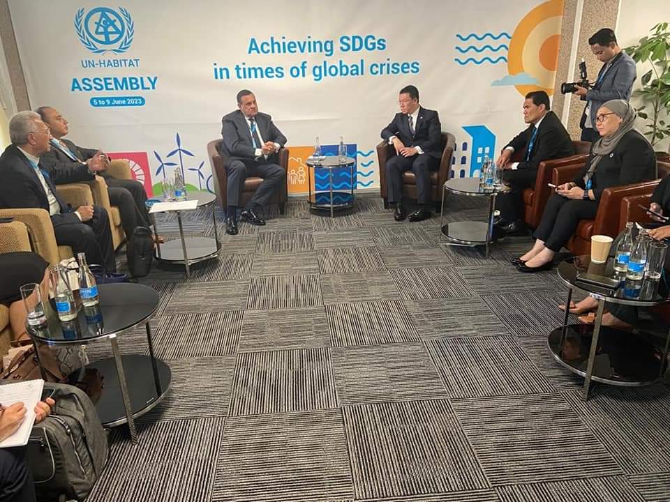 “آمنة” يبحث تعزيز التعاون مع وزيرى التنمية المحلية فى ماليزيا وزامبيا