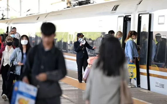 الصين تتبنى خطة جديدة لتشغيل السكك الحديدية بداية يوليو