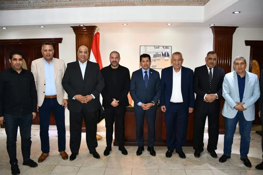 وزير الشباب والرياضة يبحث دعم وتفعيل أوجه الاستثمار واشهار الشركات