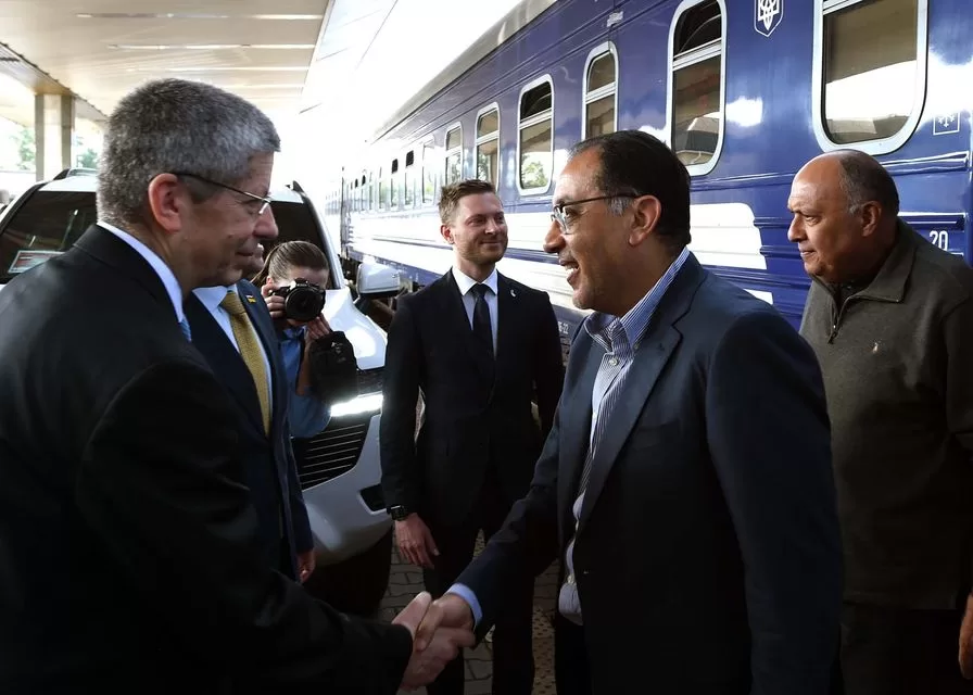 رئيس الوزراء يصل كييف ضمن وفد رؤساء المبادرة الأفريقية المشتركة لتسوية الأزمة الروسية الأوكرانية