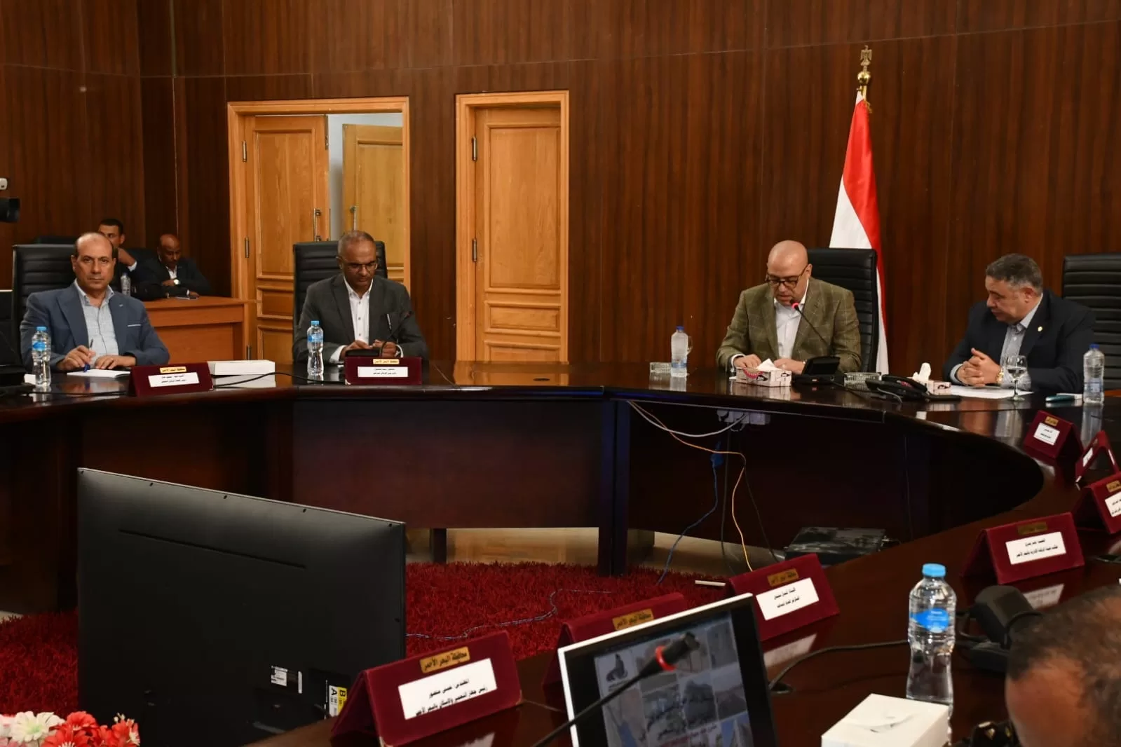 "الجزار" يوجه بدراسة حلول مناسبة لتوصيل المياه إلى المناطق النائية في البحر الأحمر