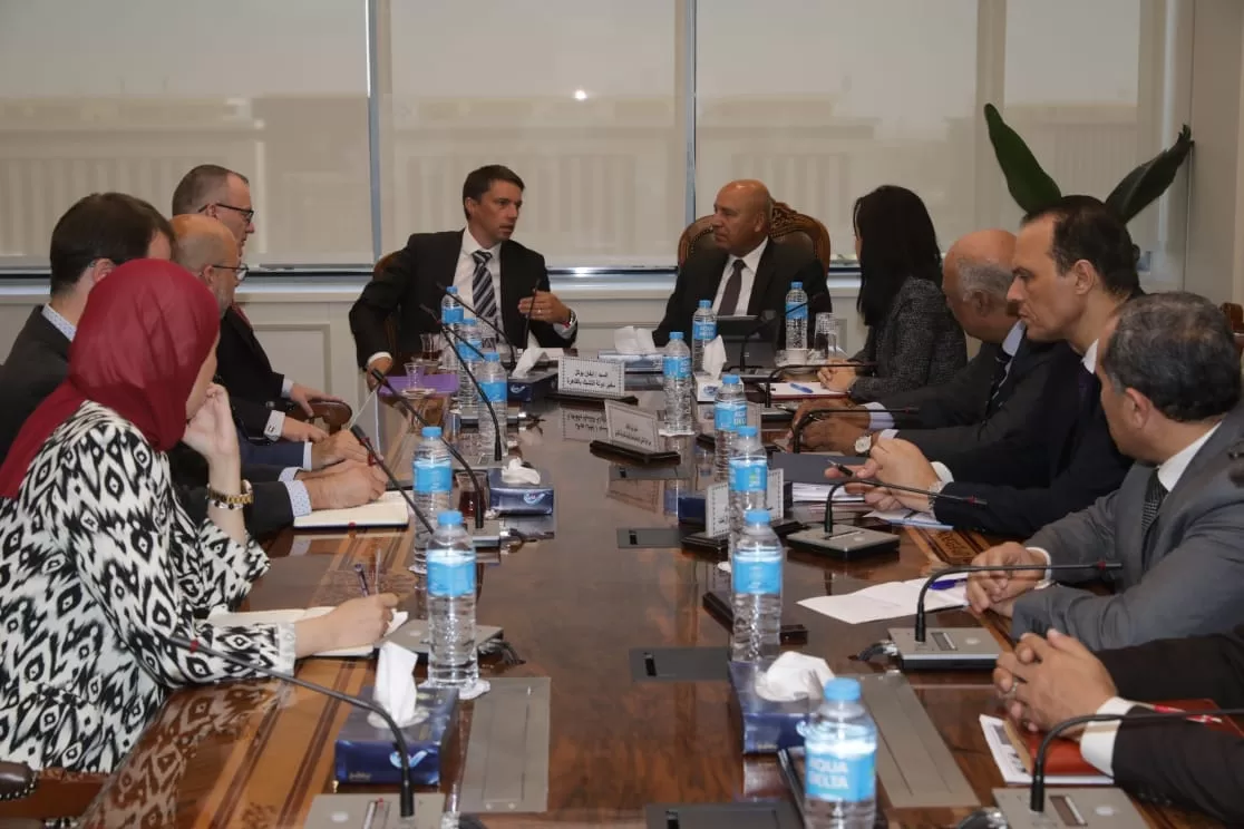 وزير النقل يبحث مع نائب وزير خارجية التشيك التعاون فى مجال توطين صناعة النقل فى مصر