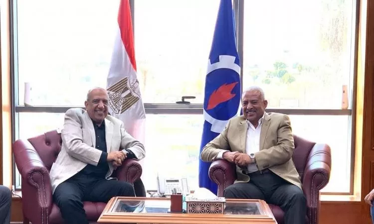 "قطاع الأعمال" تبحث مطالب بعض الشركات والمصانع التابعة في السويس