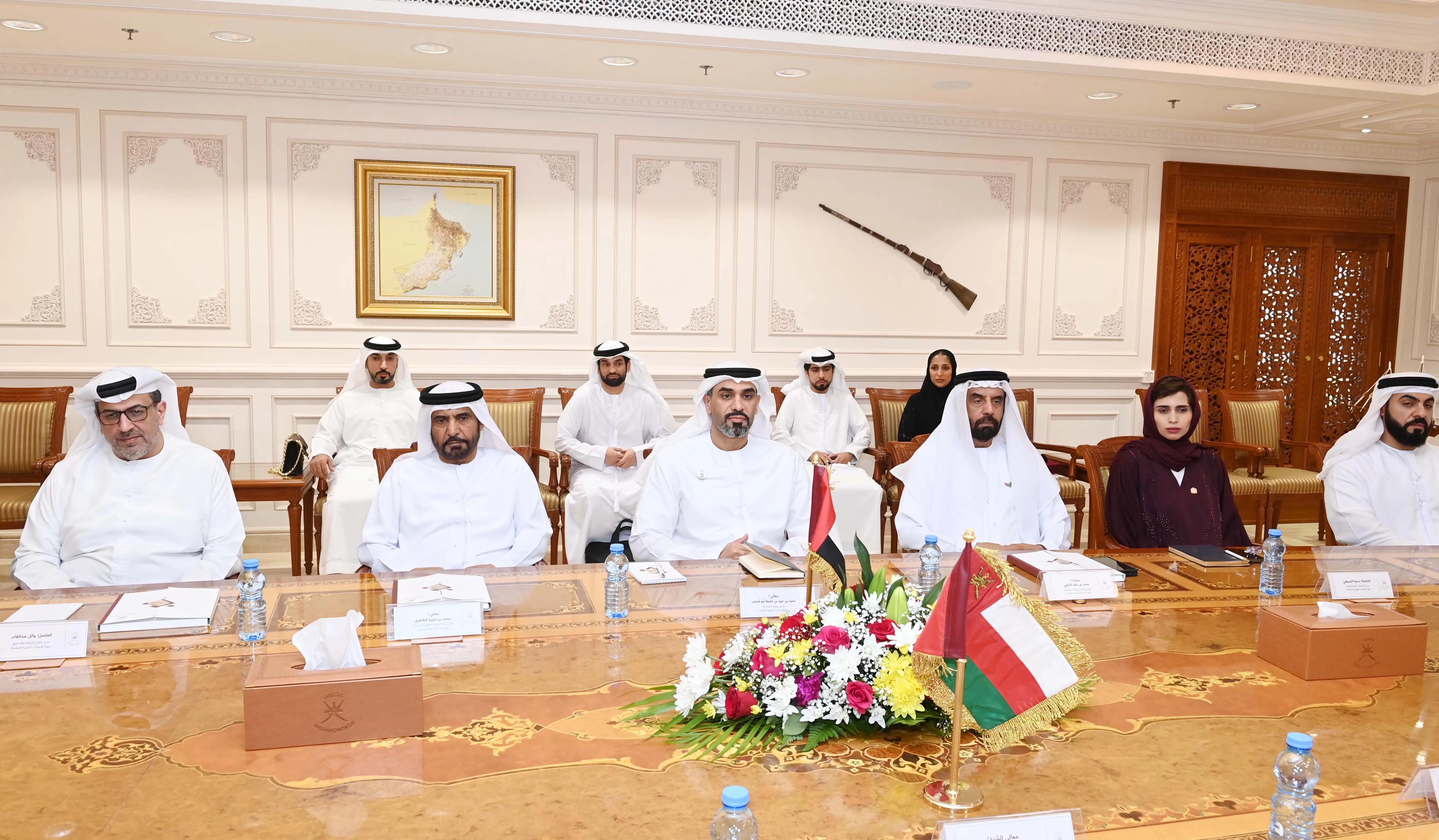 بحث أوجه التعاون بين سلطنة عُمان والإمارات في مجالات الرقابة وبناء القدرات