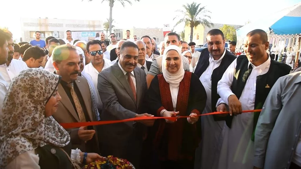 وزيرة التضامن تفتتح معرض “ديارنا” للحرف اليدوية والتراثية في “مارينا 5”