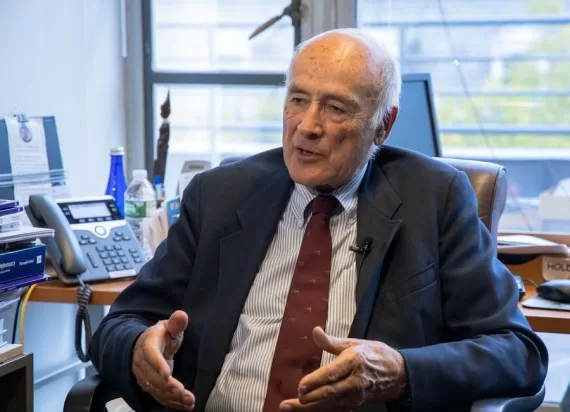 سياسي أمريكي: على الولايات المتحدة والصين وضع حدود للمنافسة مع السعي للتعاون