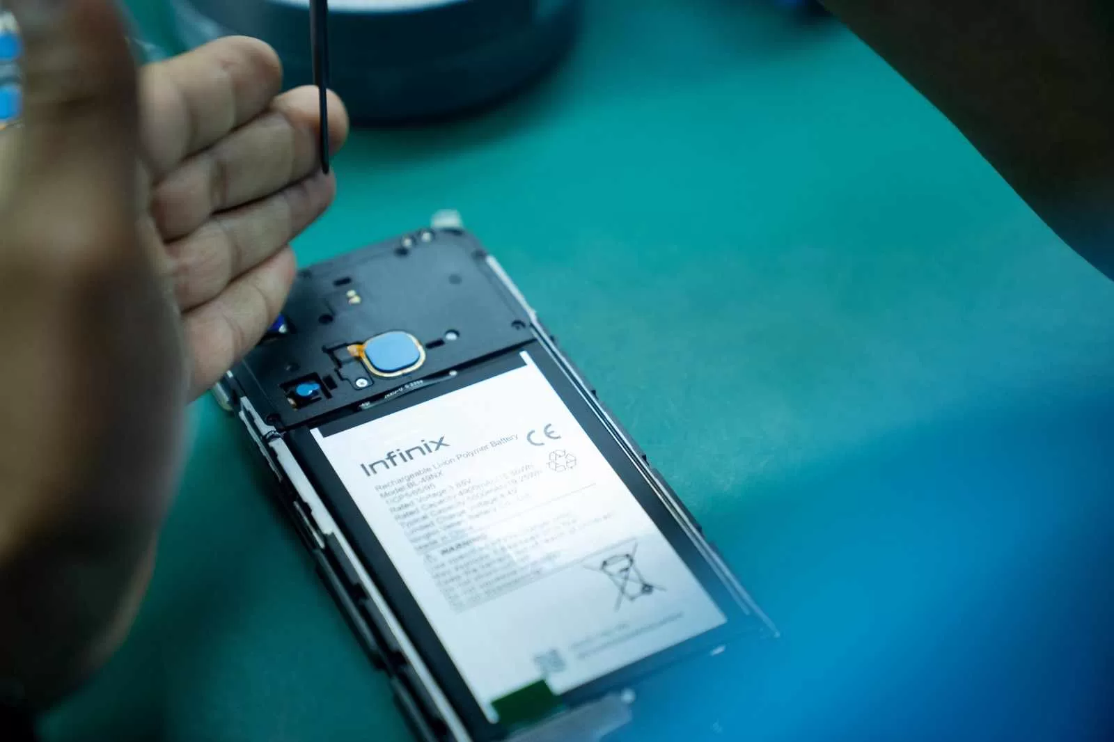 "إنفينكس" تدشن مصنعا جديدا لإنتاج الهواتف الذكية فى "العبور"